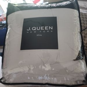 Queen mattress pad